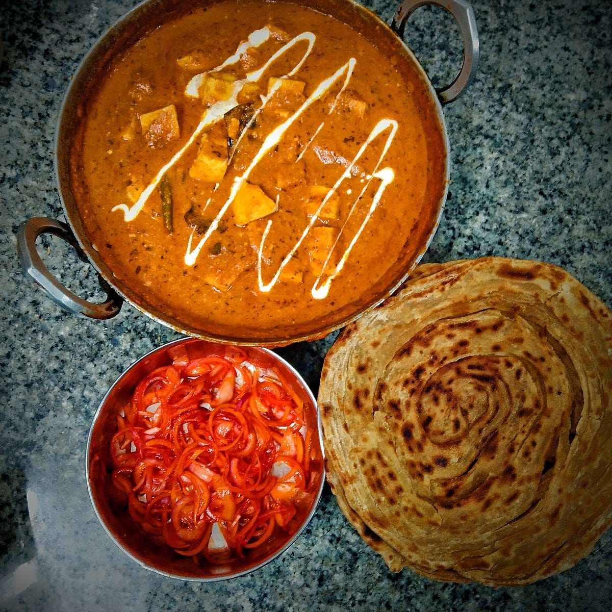 Kadai Paneer With Butter Laccha Paratha (2Pcs)